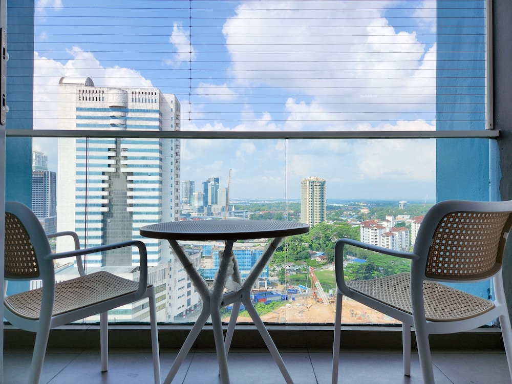 Twin Galaxy Residences by Widebed JB