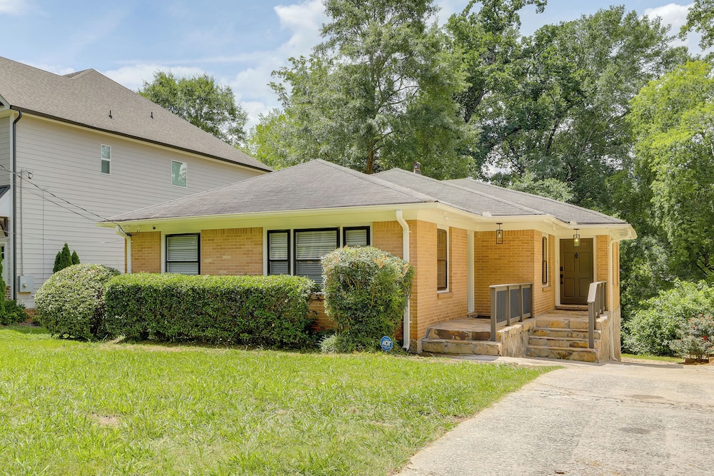 Updated Piedmont Heights Apt - 5 Mi to Dtwn Atl!