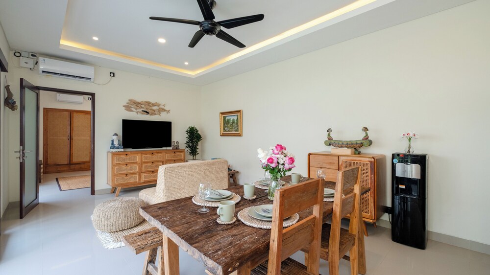 The Lange Estate by Villa Finder