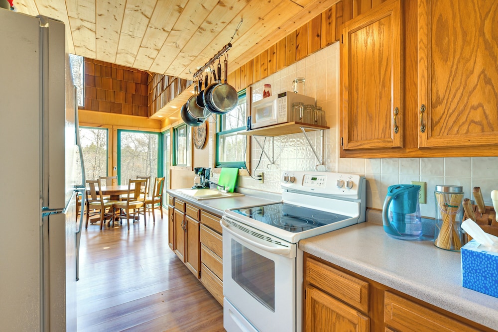 1 Mi to South Twin Lake: Cabin w/ Deck in Trego!