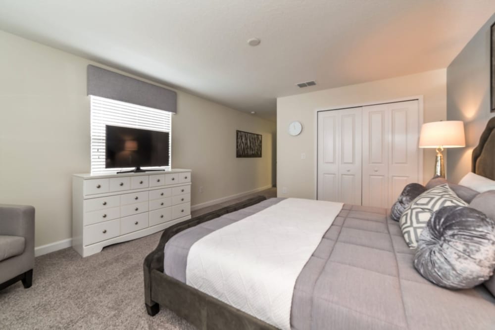 Cool and Modern 5 Bed 4 Ba Game Room Pool Spa 4724sh - Image 5