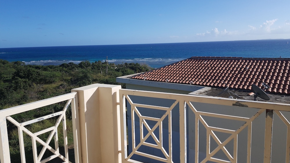 Costa Bonita Beachfront Villas