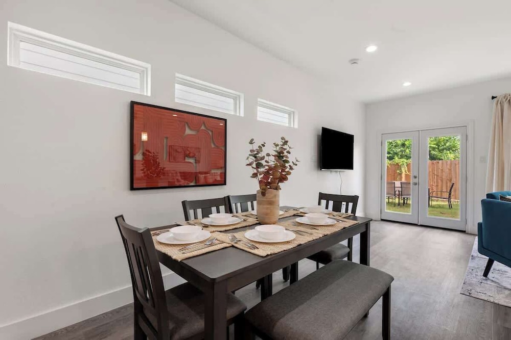 Modern 3BR Family Retreat in Downtown Houston