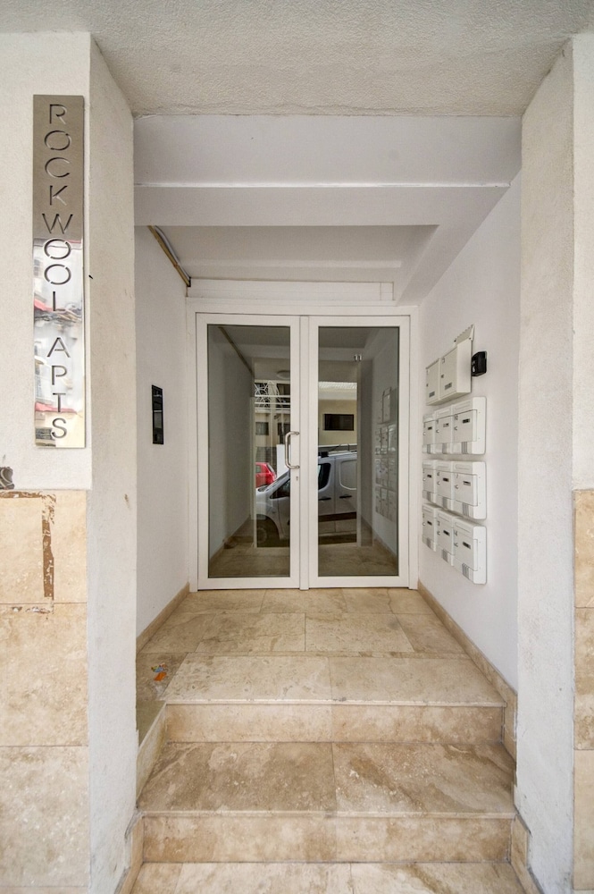Beautiful 2 BDR Penthouse Near Valletta Sleeps 6