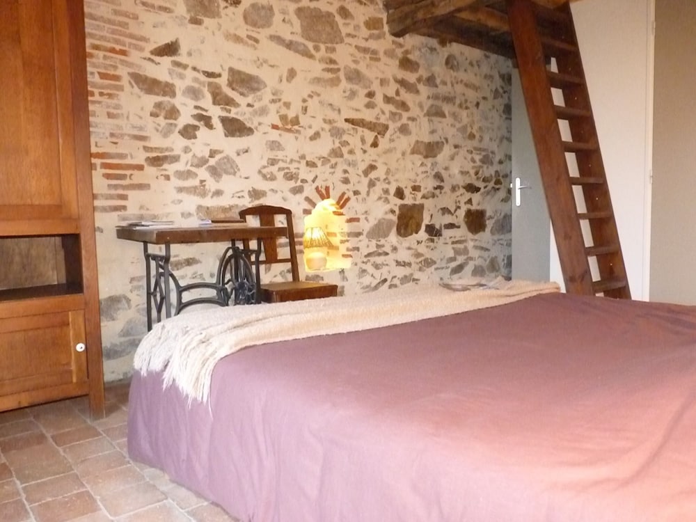 Chambres d'hôtes Le Chateau Rouge view 3