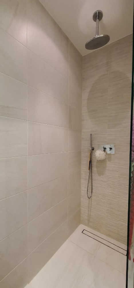 Modern 2 bed Apartment in Notting Hill