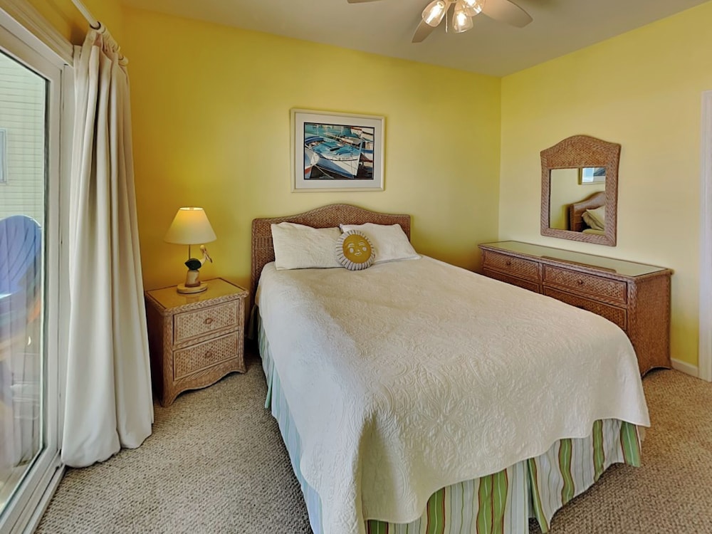 Ocean Splendor by Topsail Realty