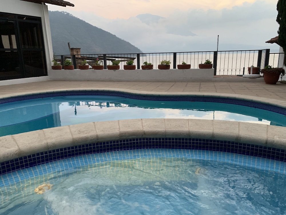 Atitlan Villas Qanajuyu