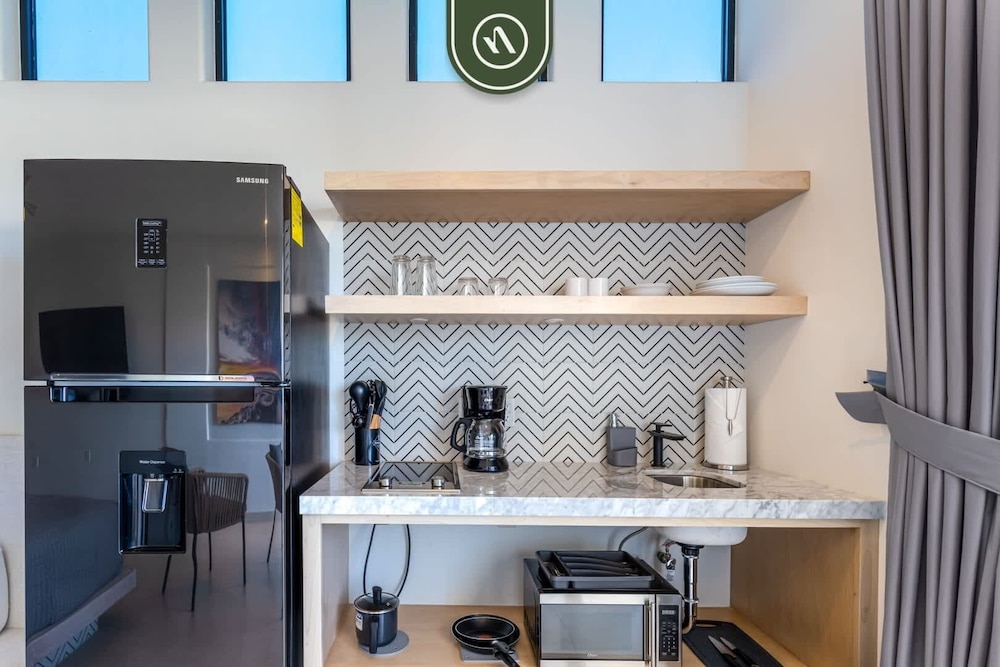 Amazing Studio With Rooftop Pool - 5 min to Marina