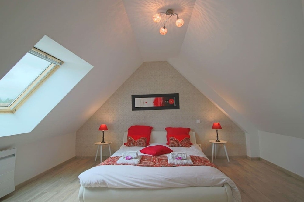 Villa in Monce-en-belin Near Le Mans Circuit