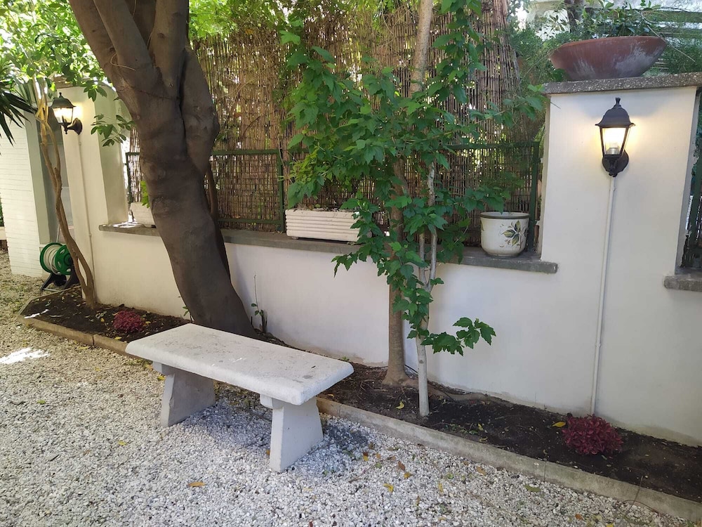 Garden House - Luxury Guest House