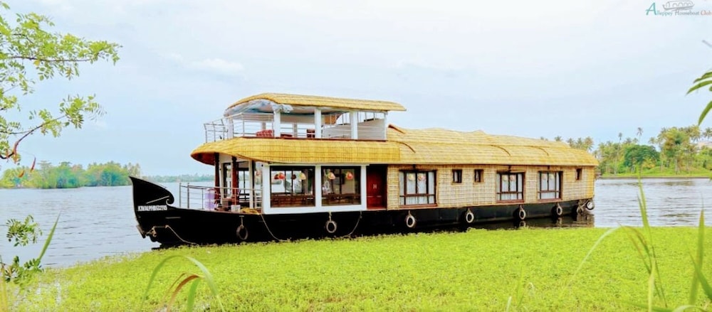 Cosy Houseboats