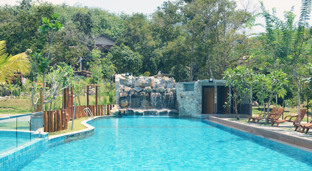 The Acacia Retreat
