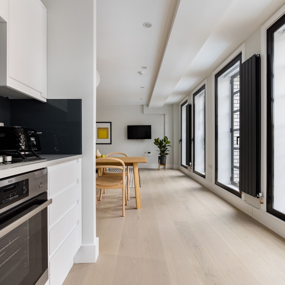 Vibrant Leicester Square 2BR - Netflix Nespresso