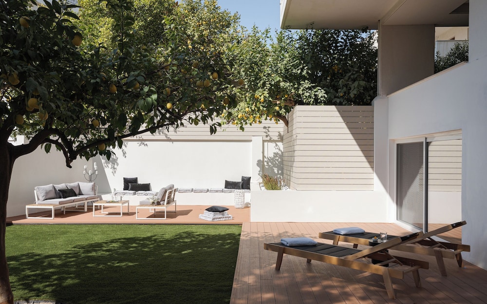 Athena's Lemon Grove Glyfada