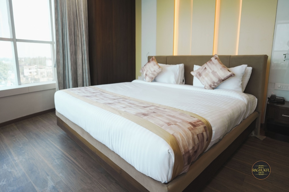 Hotel Raghukul Grand