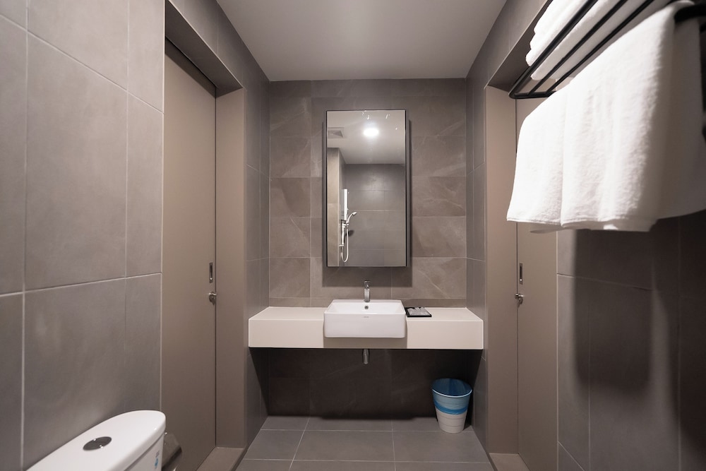Mossaz Mana-Mana Suites Kuala Lumpur, 프탈링자야 - 12