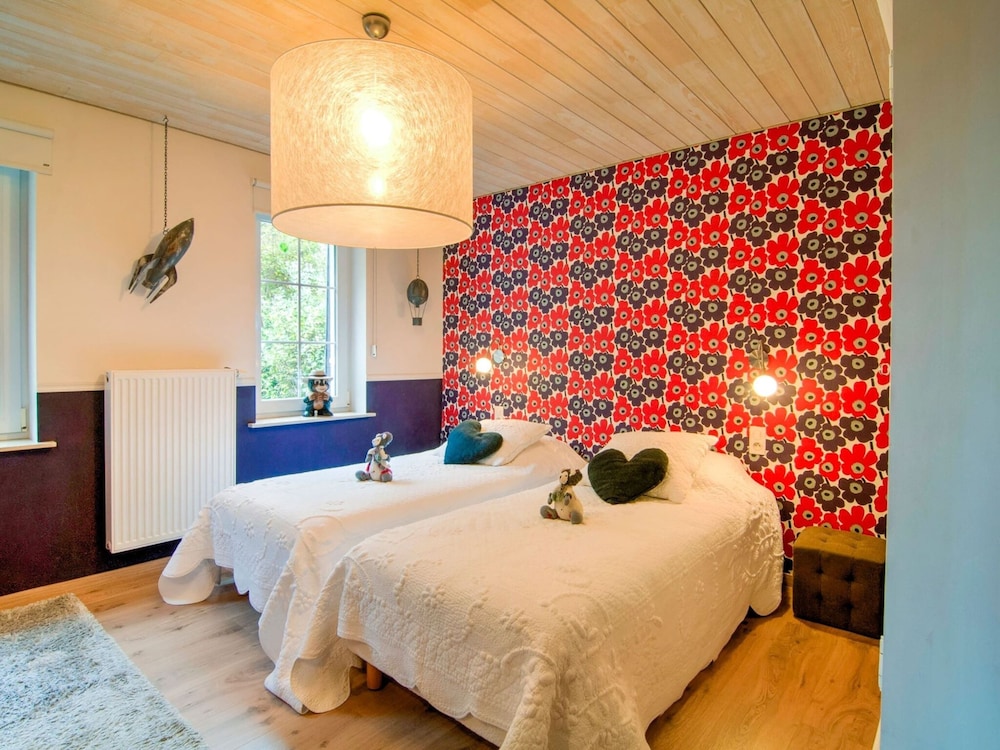 Great Holiday Home in Bastogne With Sauna