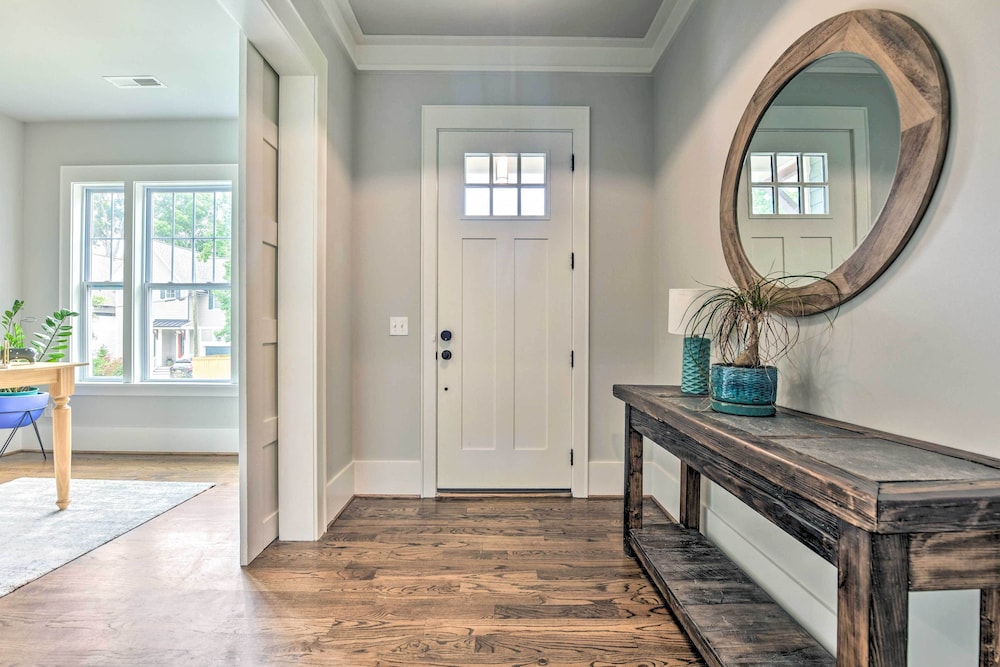 Modern Charlotte Home ~ 4 Mi to Downtown! view 5