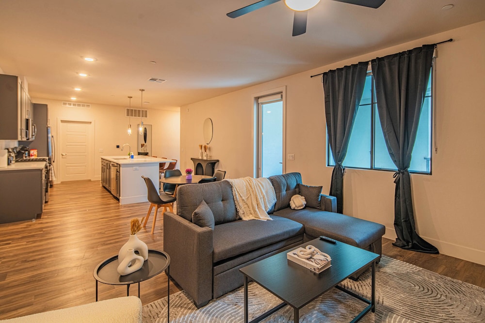 ROVE LIVING/KB - Scottsdale Grand