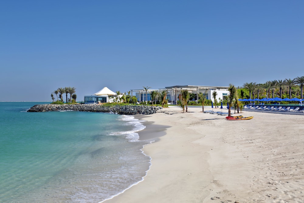 Nurai Island Resort