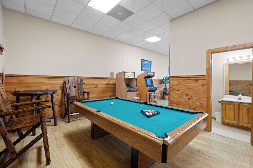 Country Pines Lodge