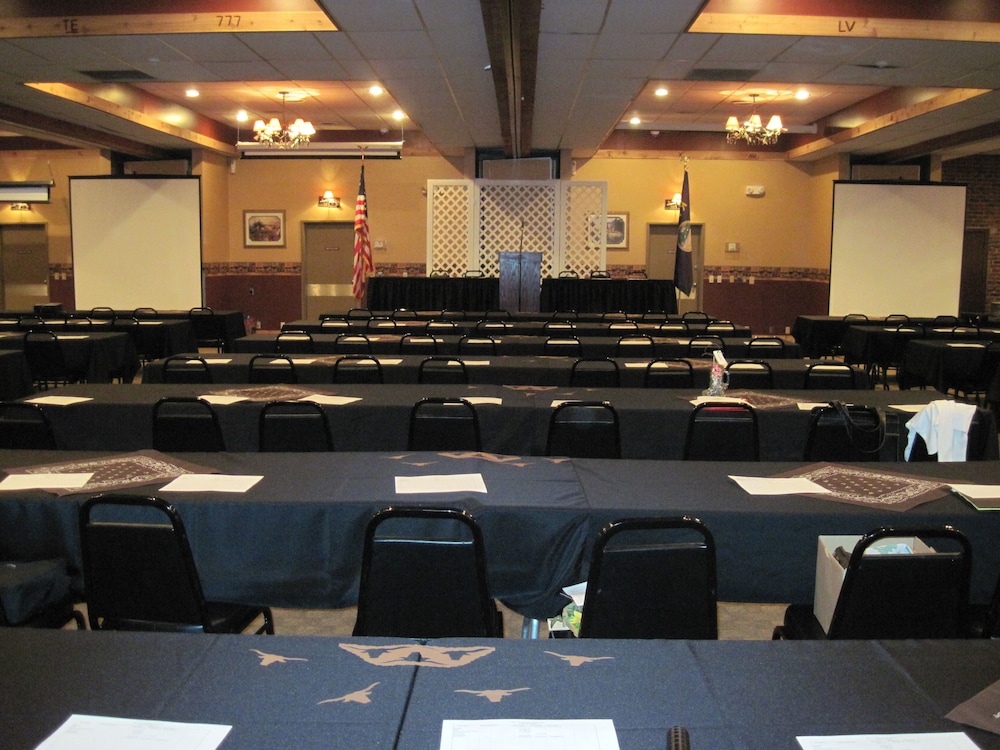 Dodge City Vacations - Dodge House Hotel  Convention Center - Property Image 14