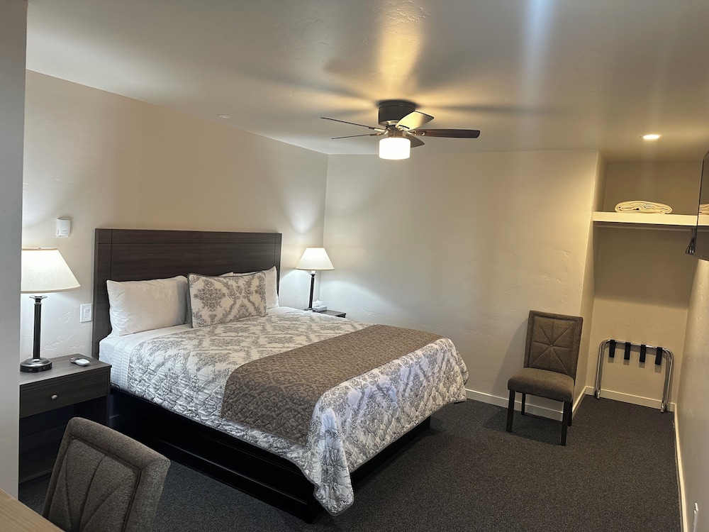 Lee Vining Motel view 2