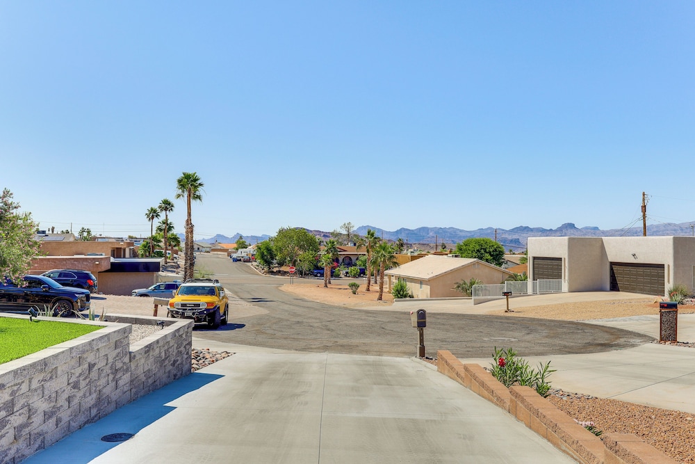Casita + Chef's Kitchen: Lake Havasu Desert Oasis