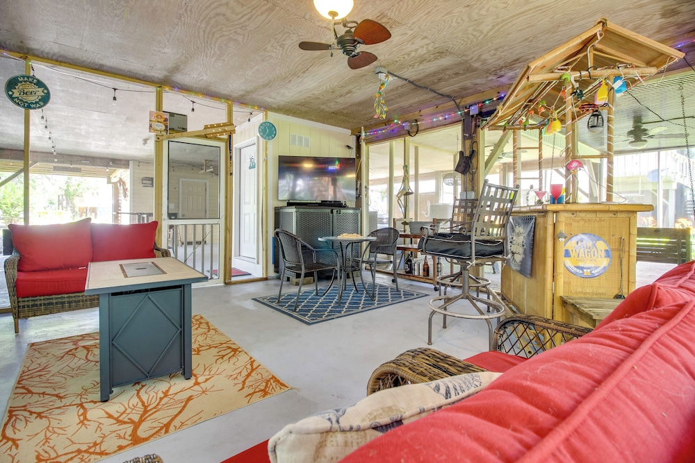 Walk to North Topsail Shores: Beach House w/ Gear!