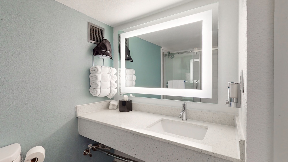 voco College Station Aggieland by IHG