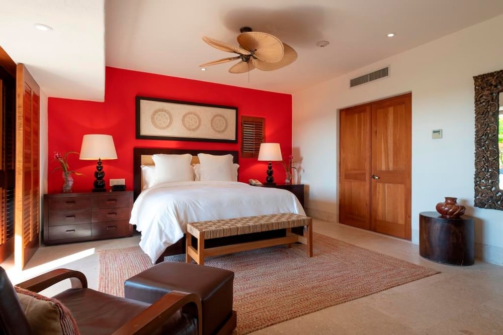 Staffed Ocean View Villa w Four Seasons Amenities