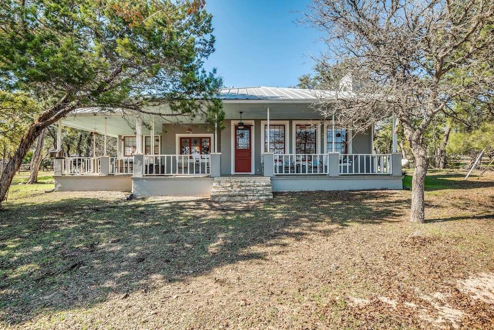 Beautiful Hill Country Ranch Home - 4 Mi to Town! - Property Image 2