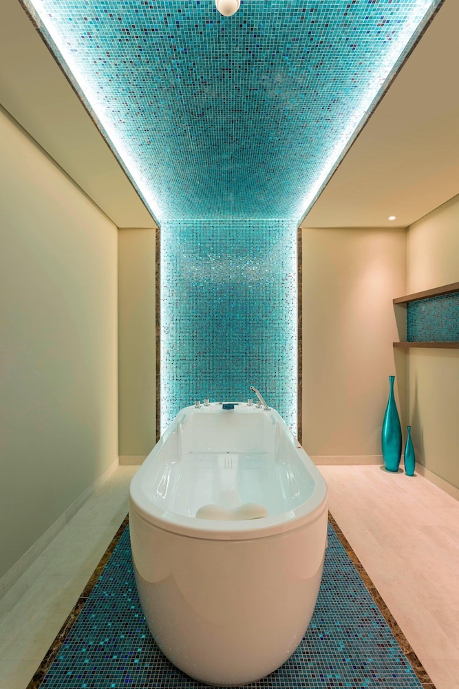 Pine Cliffs Ocean Suites, a Luxury Collection Resort & Spa