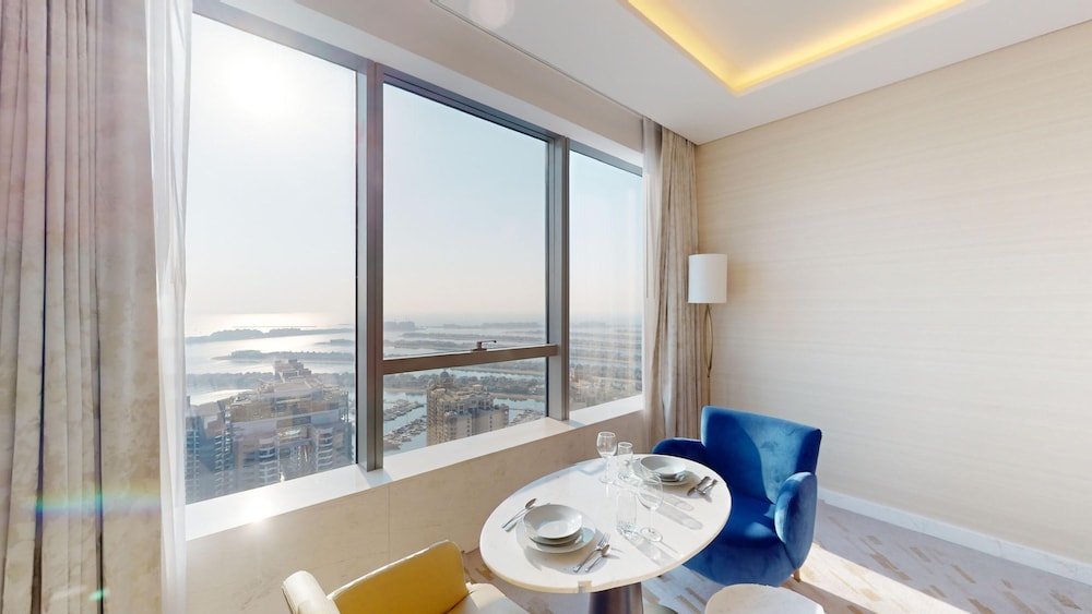 Palm Jumeirah - Palm Tower T1 3317