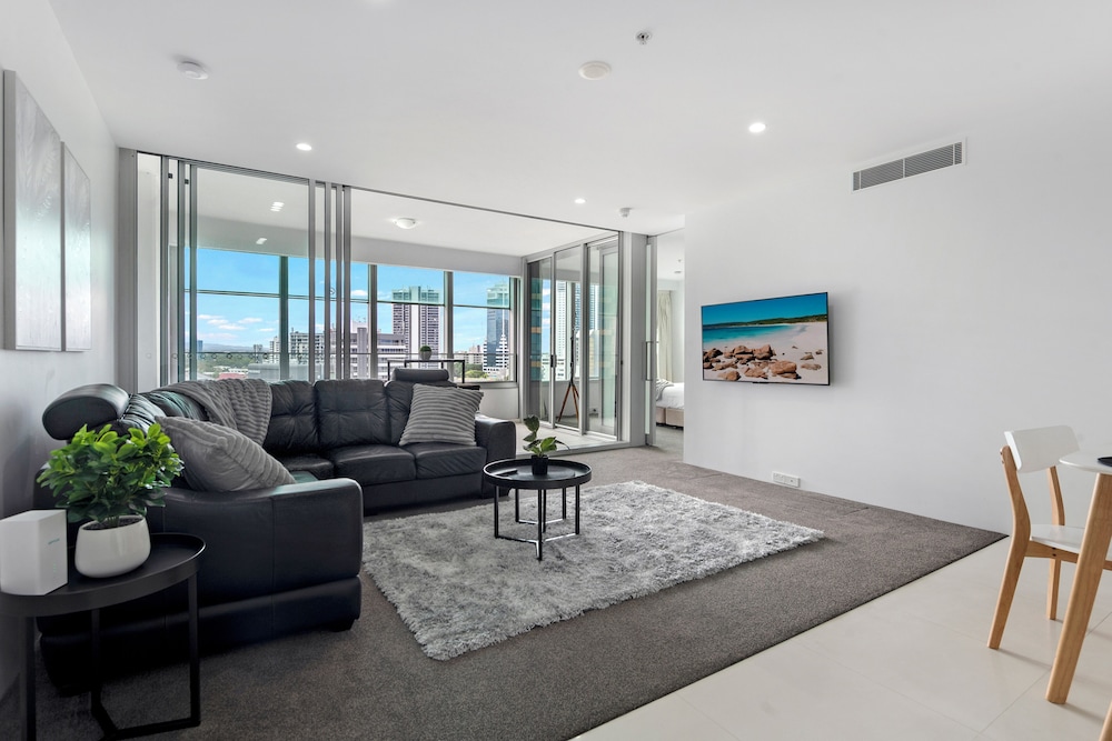 Private Q Tower Apartments - Wow Stay