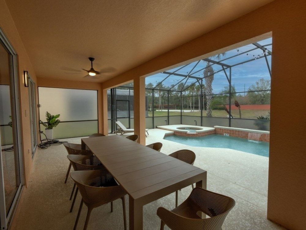 Six Bed Pool Villa In Resort -close To Disney! 6 Bedroom Villa