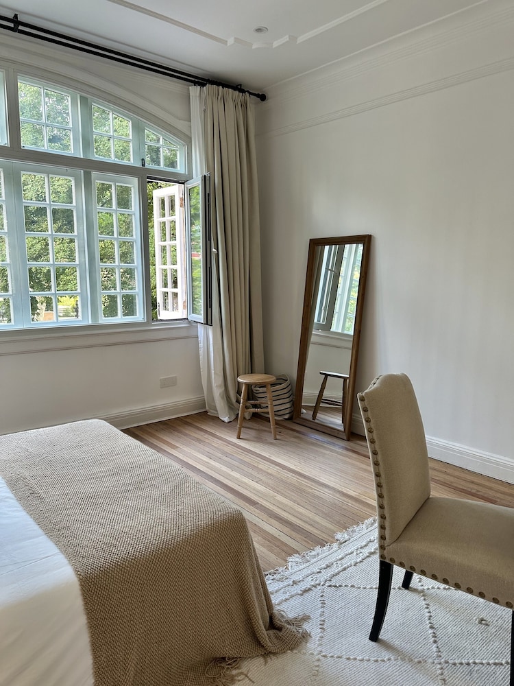 Shanghai Hills& Art Suite 17