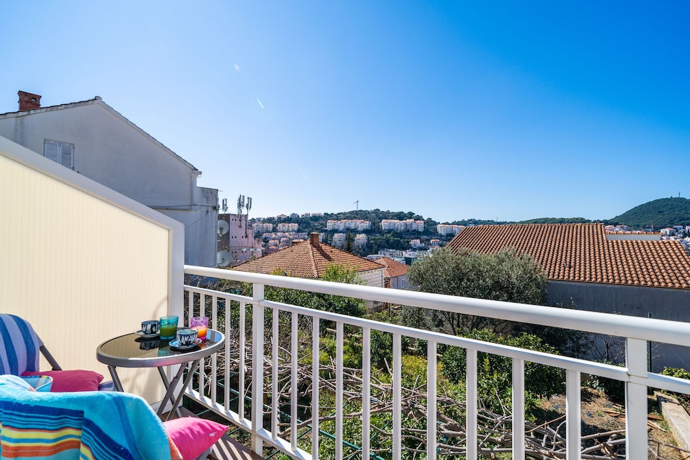 Jele Rooms