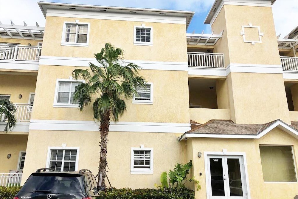 Luxury Condo at Venito