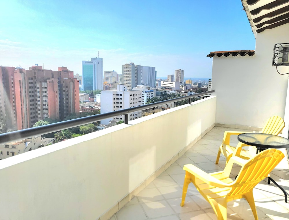Travelers Apartamentos & Suites Castellón de Juanambú
