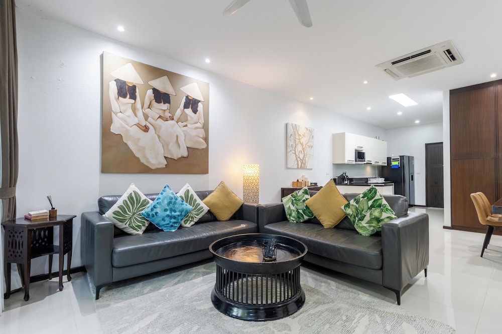 Renovated3BR Pool Villa Near Beach V234