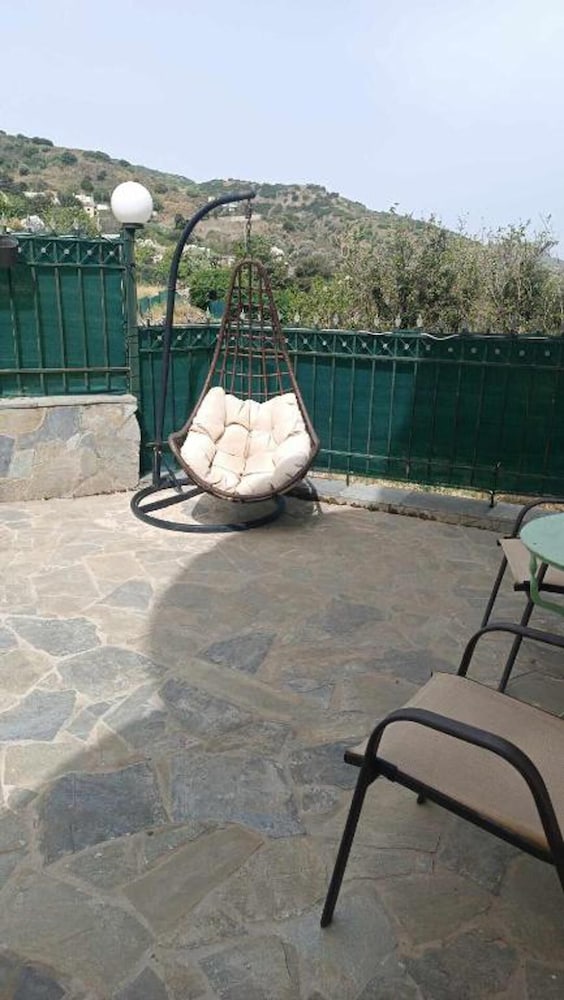 Melina Dream House Retreat at Akoumia