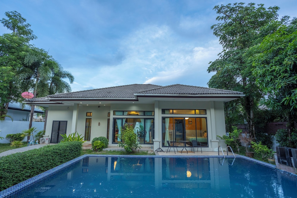 3BR Pool Villa Quiet Stay V67