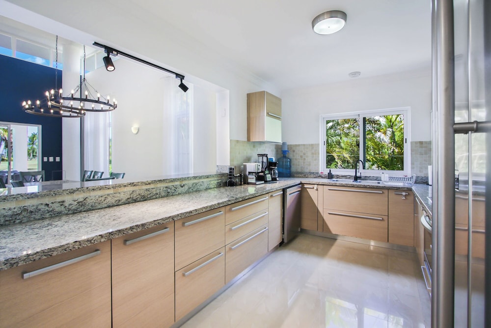 Golf Villa in Bavaro - Pool, Jacuzzi, Staff