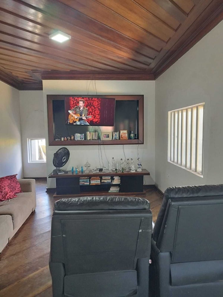 Casa com Piscina 50000 lts Área Gourmet
