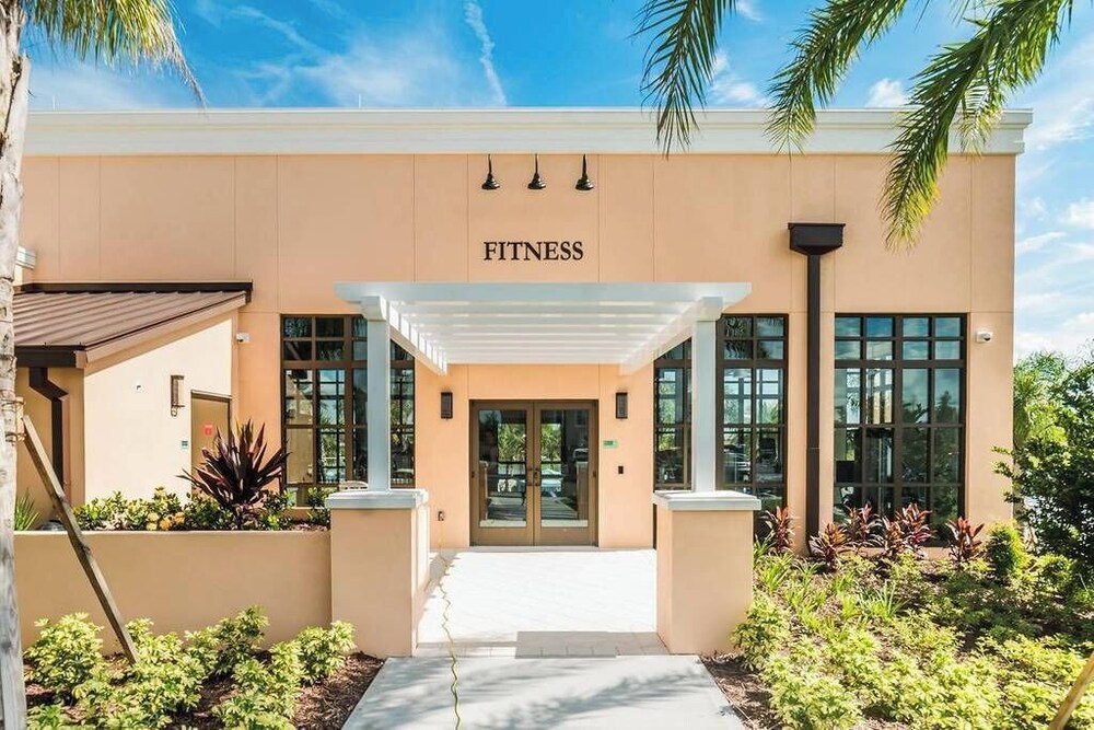 Family Fun Retreat Near Disney With Game Room & Themed Bedrooms