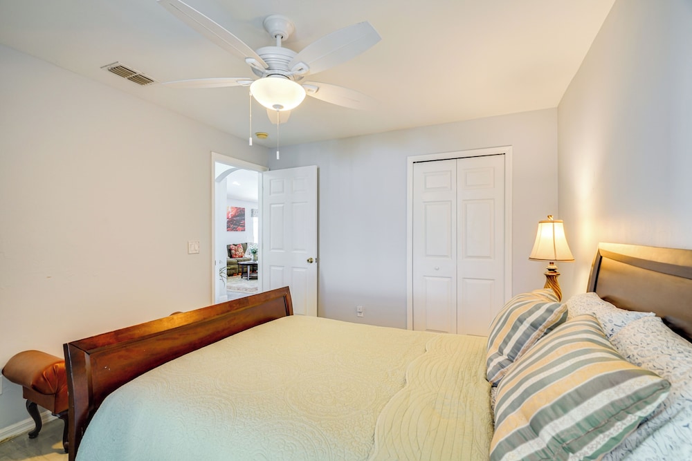 ~ 5 Mi to Beach & Dtwn: Home in Cape Coral!