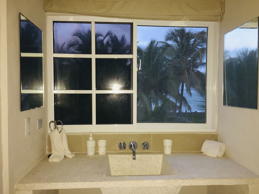 Alaya Stays Suro Woodbine Chalet Cottage