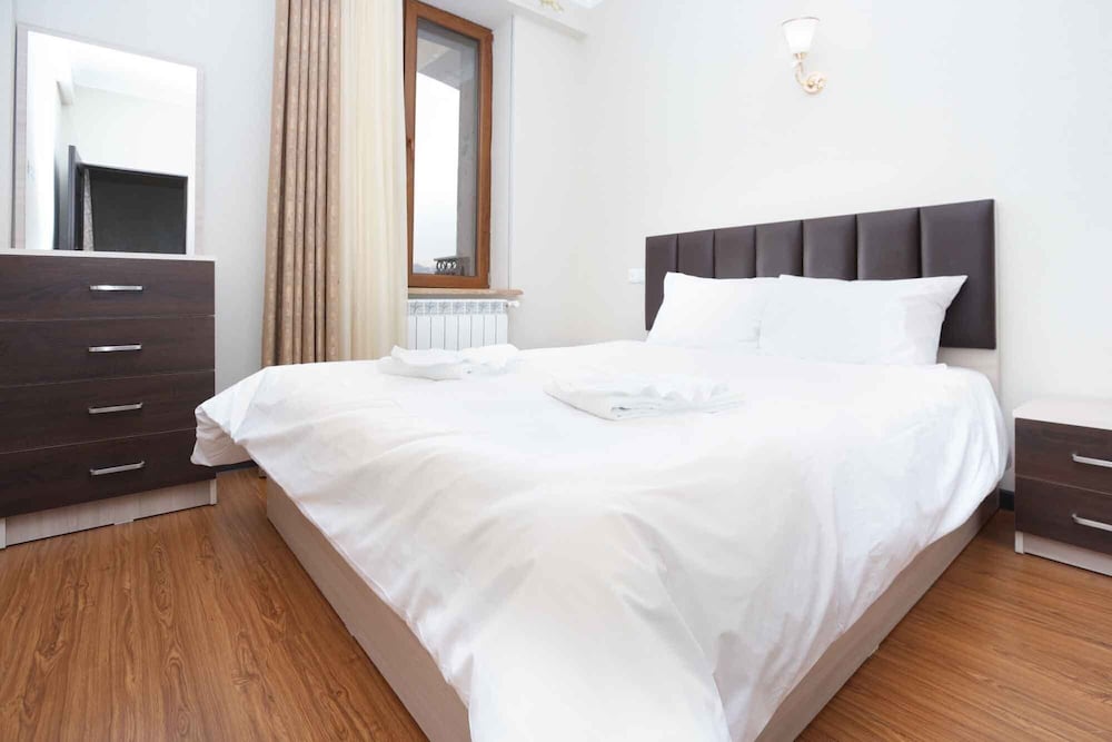 Stay Inn on 33.1 Mashtots Ave.